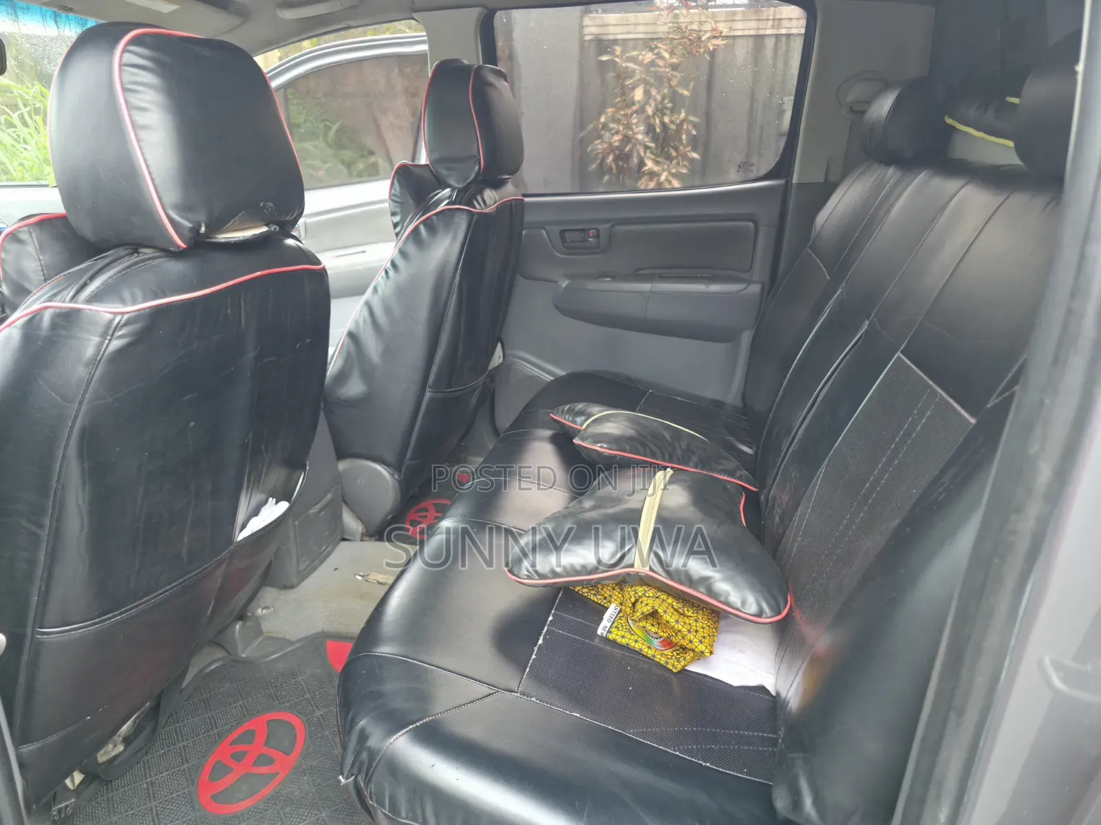 Toyota Hilux 2012 Gray