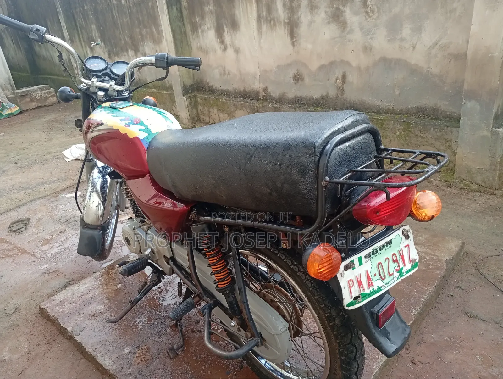 Bajaj Boxer 100 2022 Red