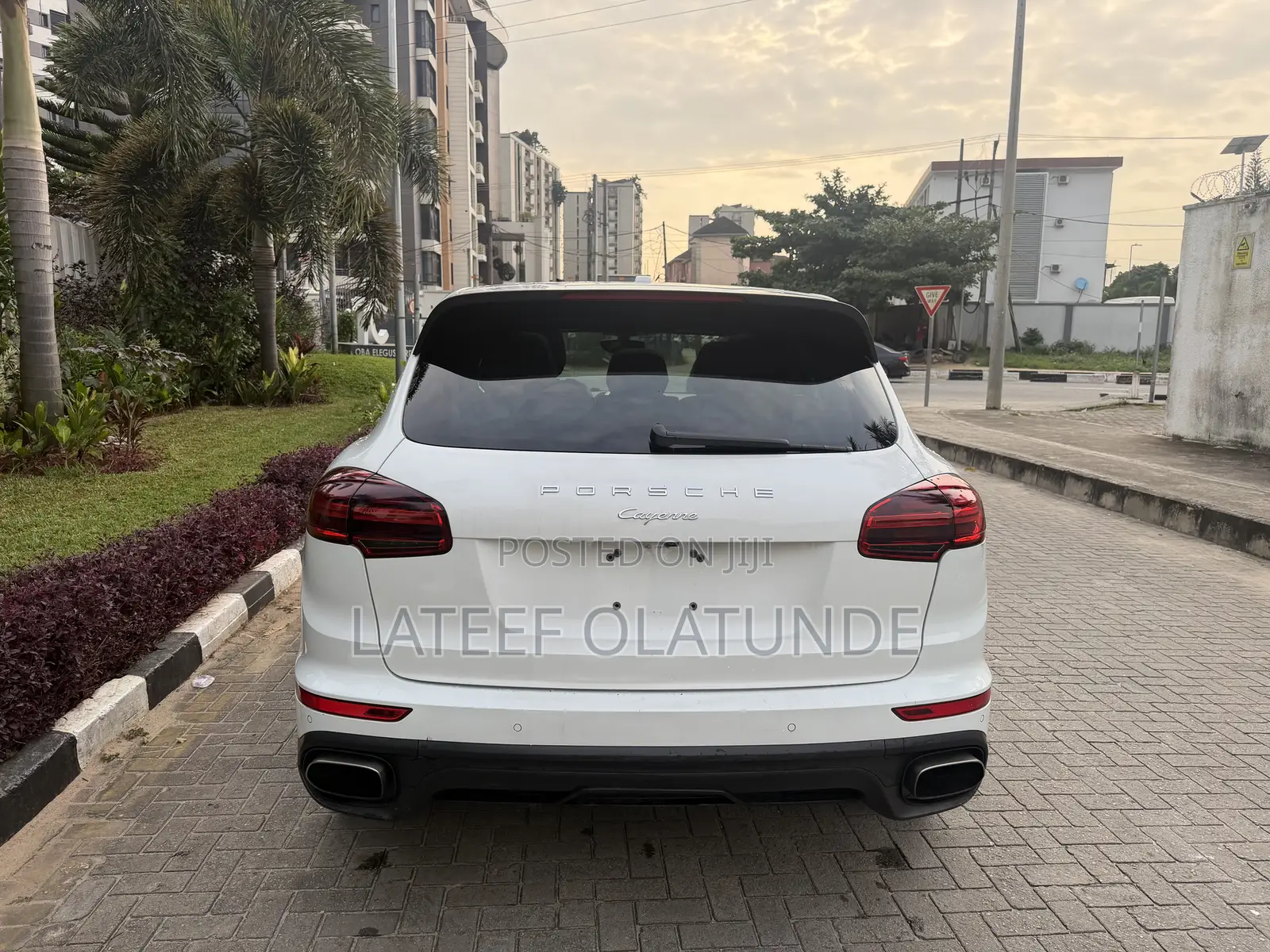 Porsche Cayenne Platinum Edition AWD 2017 White