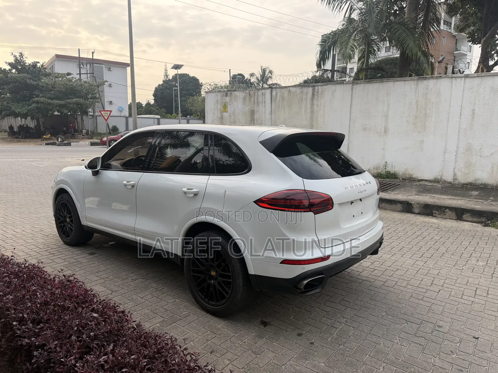 Porsche Cayenne Platinum Edition AWD 2017 White