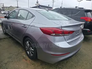 Hyundai Elantra 2016 Silver