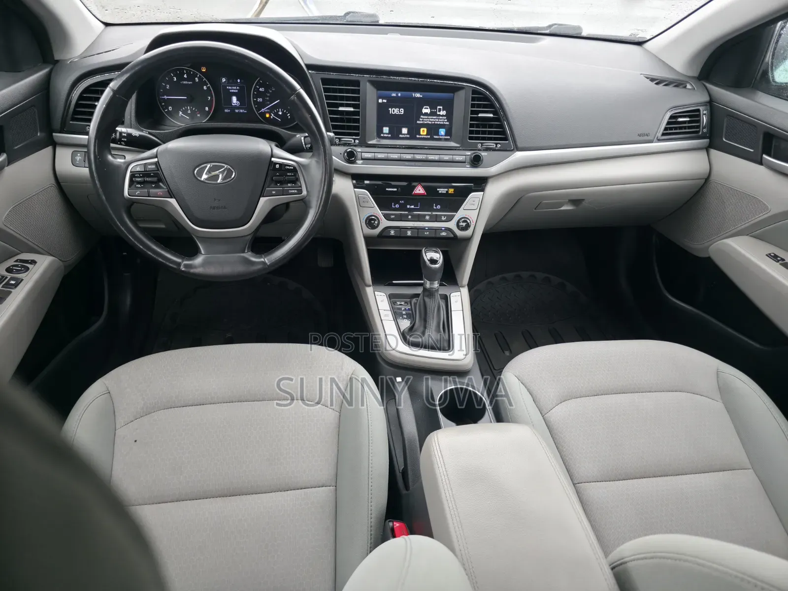 Hyundai Elantra 2016 Silver