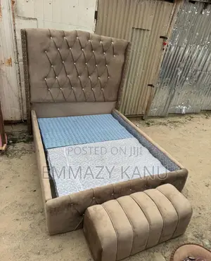 Luxury 4.5 X 6 Upholstered Bed Frame With Ottoman