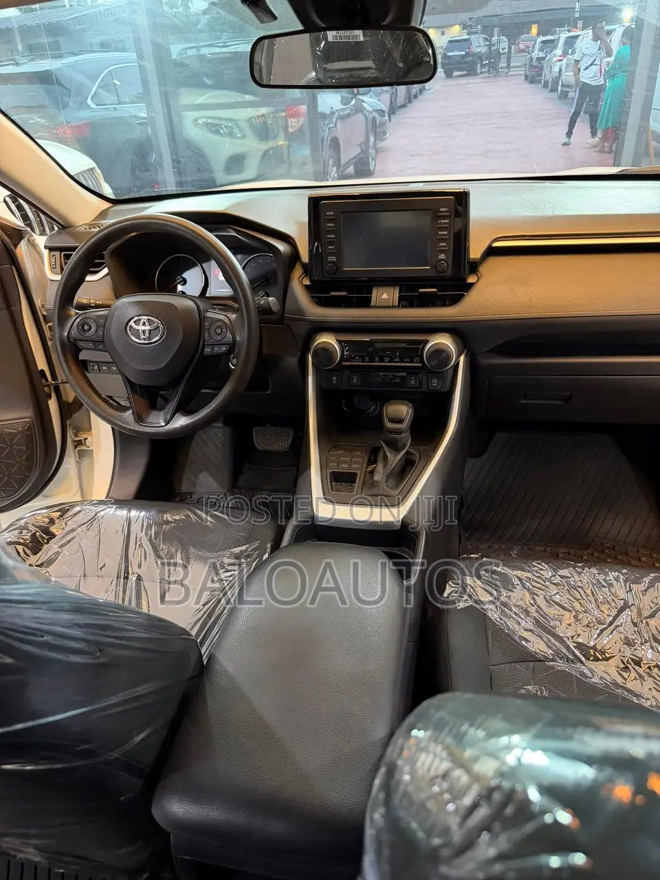 Toyota RAV4 2021 White