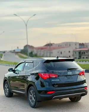 Hyundai Santa Fe Limited 4dr SUV AWD (3.3L 6cyl 6A) 2014 Black