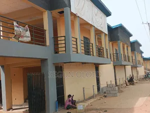 Well Positioned Shop in Market for Rent.