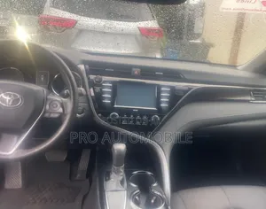 Toyota Camry SE FWD 2020 Silver