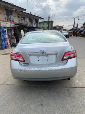 Toyota Camry 2010 Silver