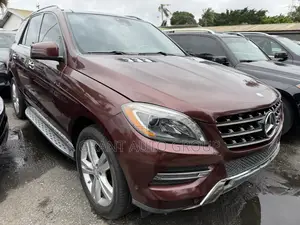 Mercedes-Benz M Class ML350 4MATIC 4dr SUV AWD (3.5L 6cyl 7A) 2014 Red