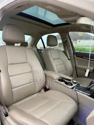 Mercedes-Benz C300 Luxury 4Matic Sedan AWD (3.5L 6cyl 7A) 2014 White