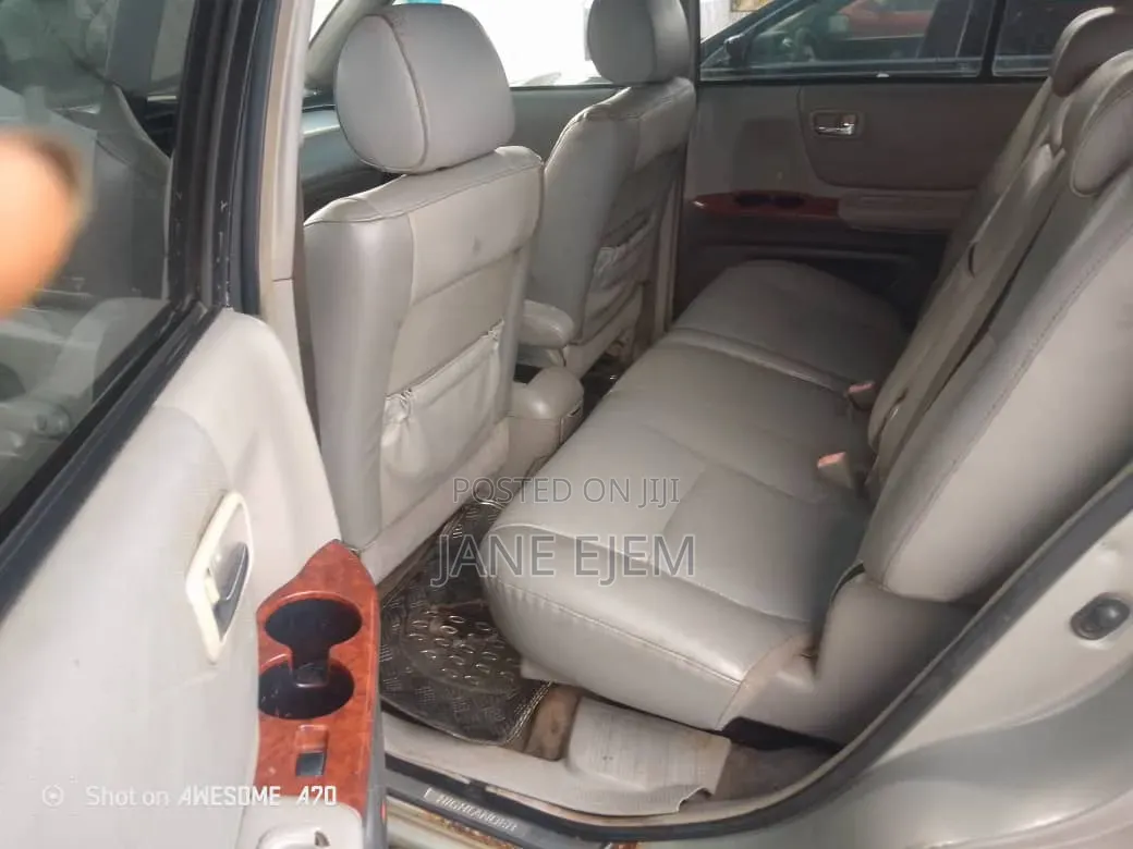 Toyota Highlander 2006 Beige