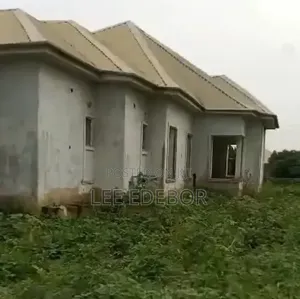 4bdrm Bungalow in Ita Oluwo for sale