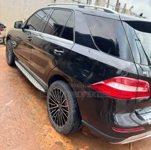 Mercedes-Benz M Class ML350 4dr SUV (3.5L 6cyl 7A) 2015 Black