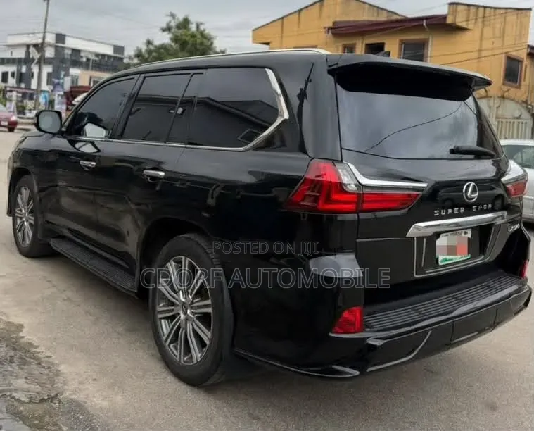 Lexus LX 2016 Black
