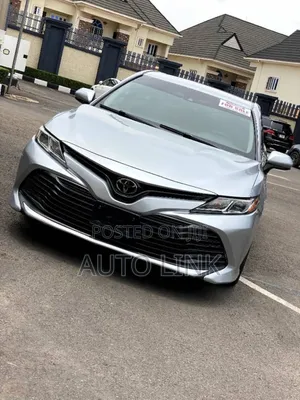 Toyota Camry L FWD (2.5L 4cyl 8AM) 2018 Silver