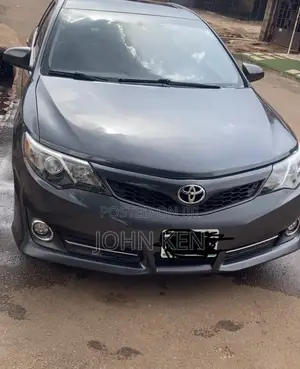 Toyota Camry SE 4dr Sedan (2.5L 4cyl 6A) 2013 Gray