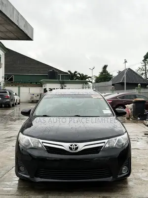 Toyota Camry XLE V6 4dr Sedan (3.5L 6cyl 6A) 2013 Black