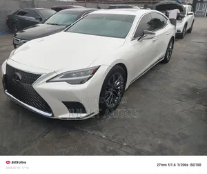 Lexus LS 2023 White