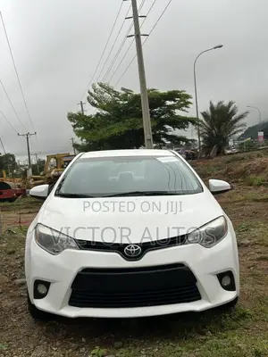 Toyota Corolla 2015 White