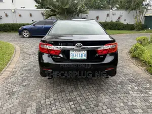 Toyota Camry XLE 4dr Sedan (3.5L 6cyl 6A) 2014 Black