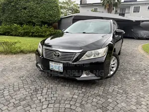 Toyota Camry XLE 4dr Sedan (3.5L 6cyl 6A) 2014 Black