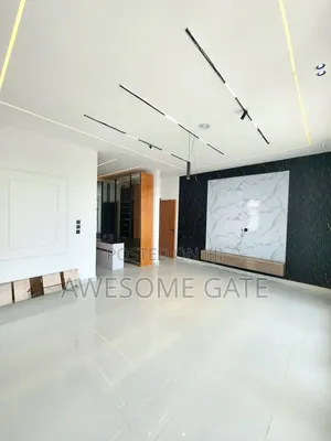 5bdrm Duplex in Off Orchid Road, Lagos Island / Lagos Island for sale