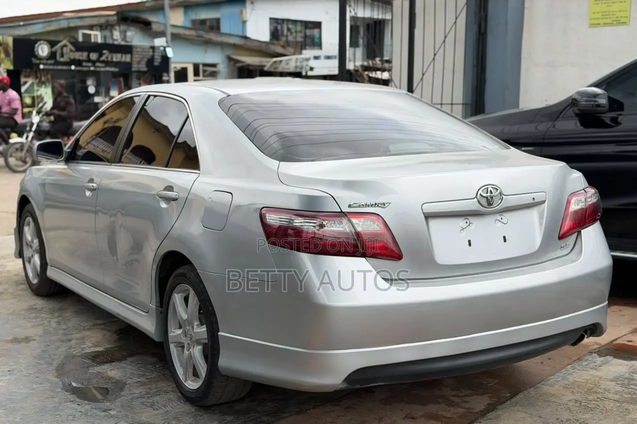 Toyota Camry 2008 Silver
