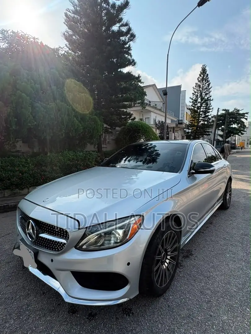 Mercedes-Benz C300 2017 Silver