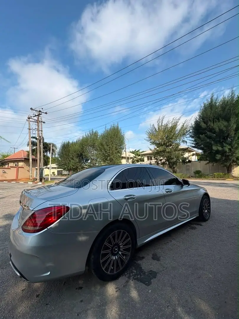 Mercedes-Benz C300 2017 Silver