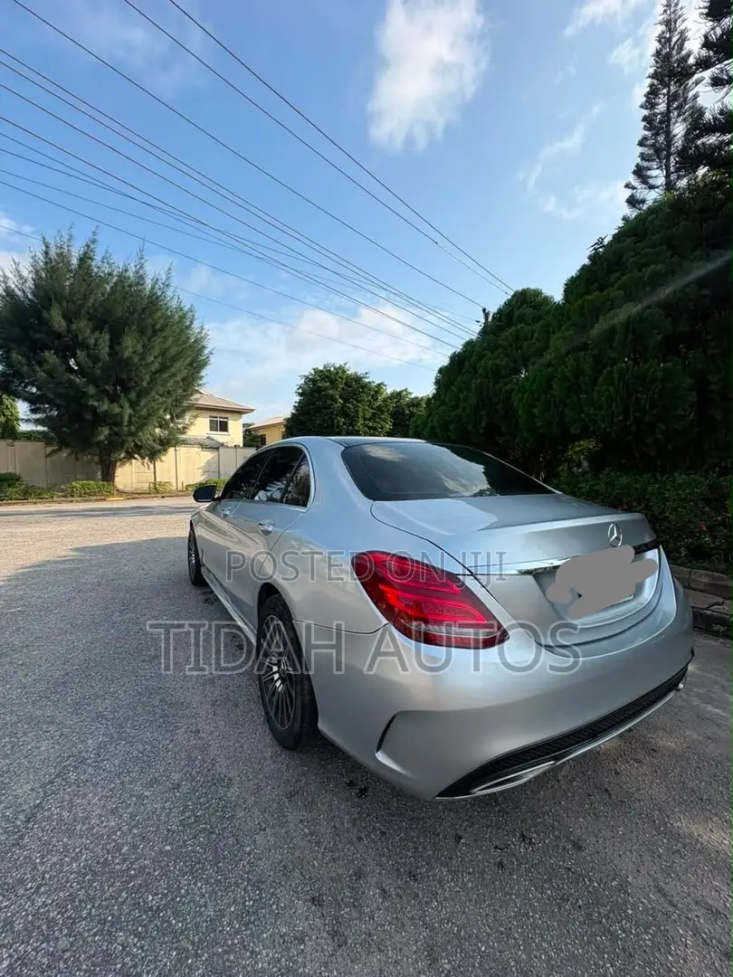 Mercedes-Benz C300 2017 Silver