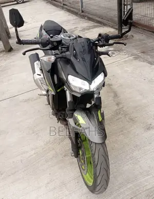 Kawasaki Z400 2022 Green