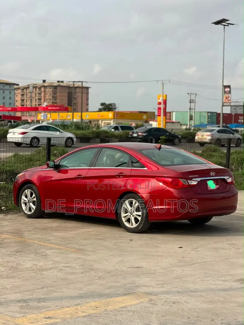 Hyundai Sonata 2010 Red