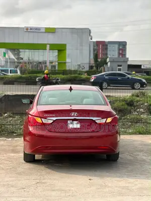 Hyundai Sonata 2010 Red