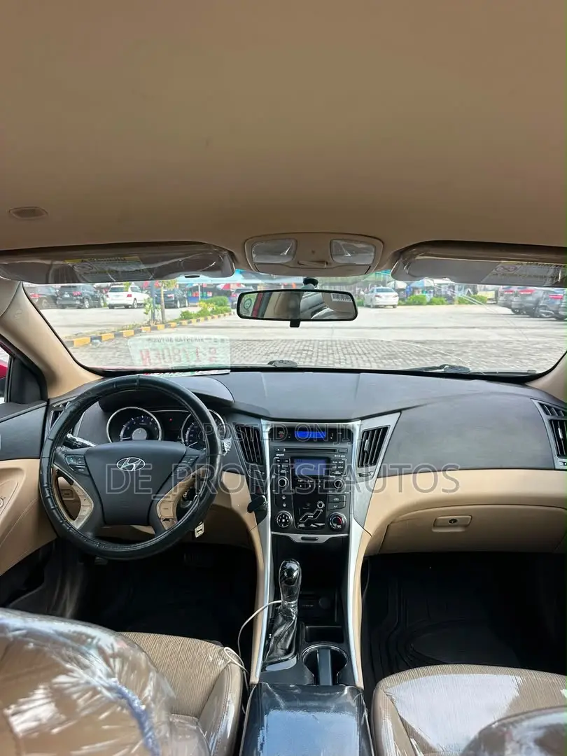 Hyundai Sonata 2010 Red