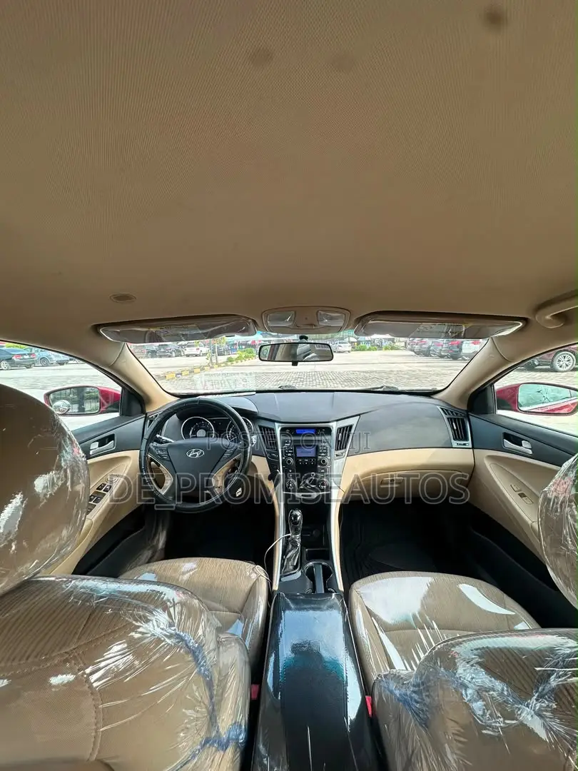Hyundai Sonata 2010 Red