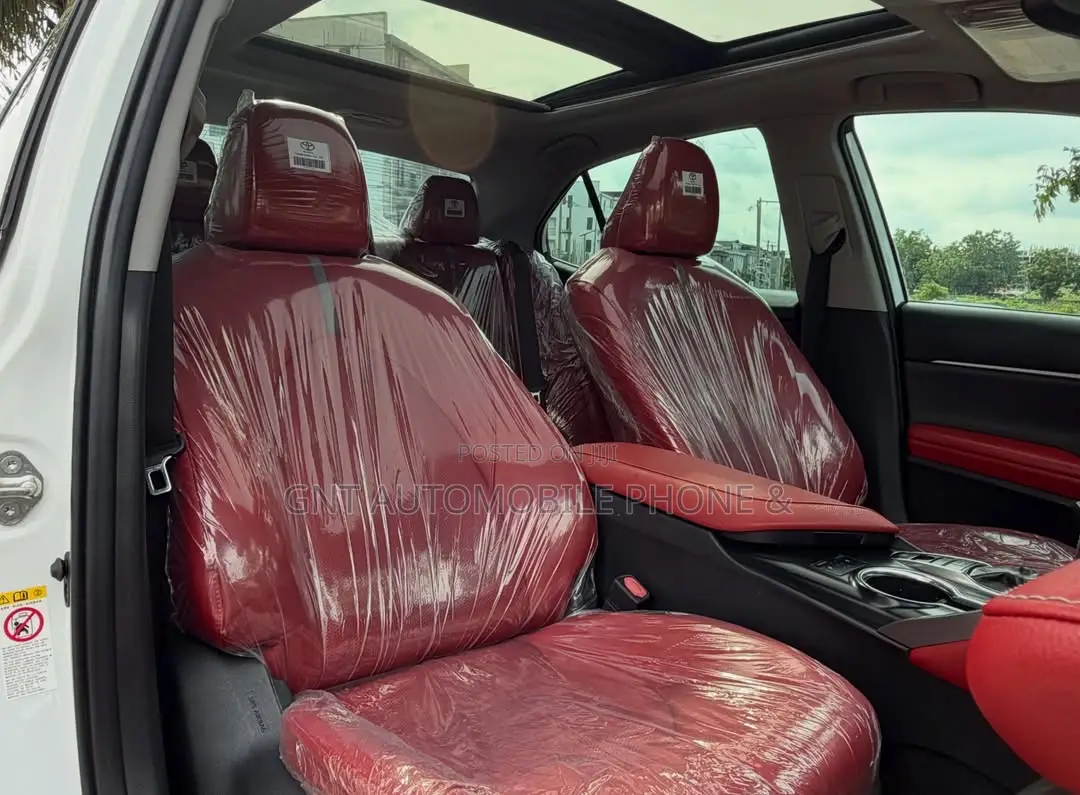 Toyota Camry 2019 White