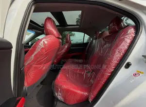 Toyota Camry 2019 White