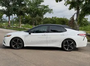 Toyota Camry 2019 White