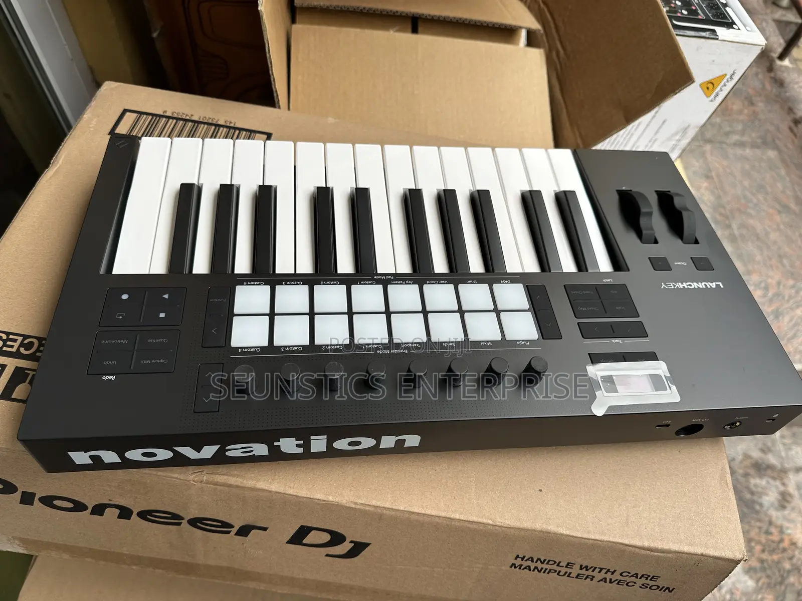 Quality Novation Launchkey MIDI Keyboard