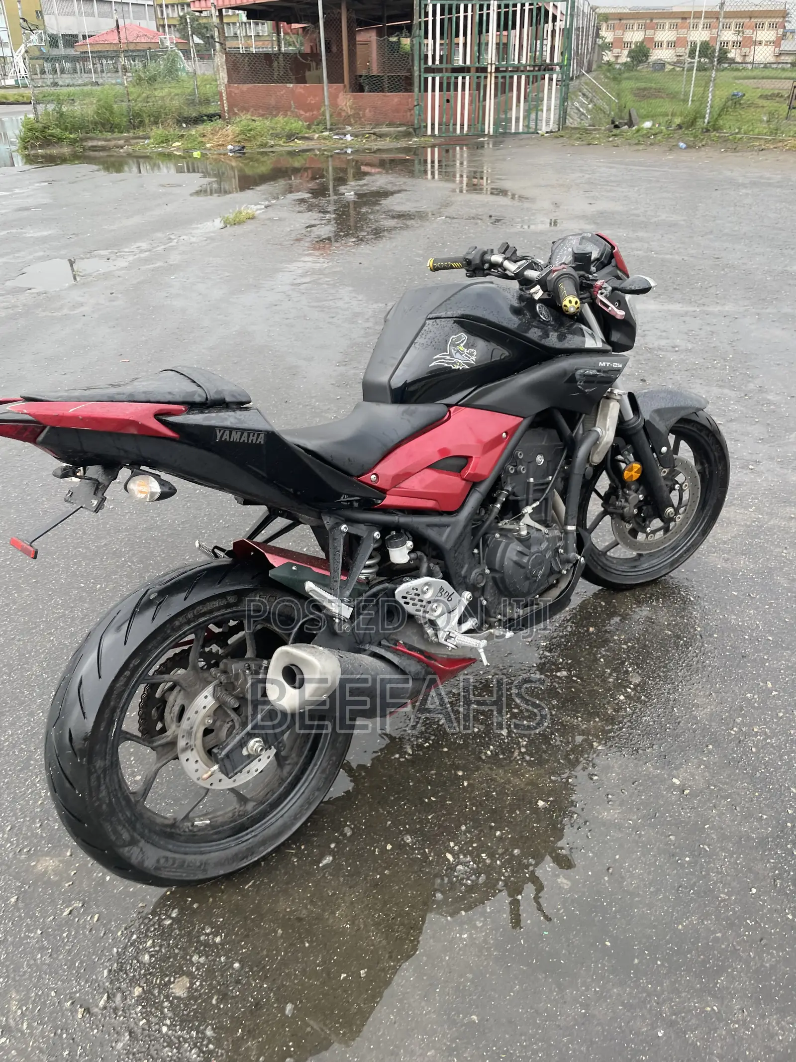Yamaha 2018 Red