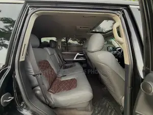 Toyota Land Cruiser 2012 Black