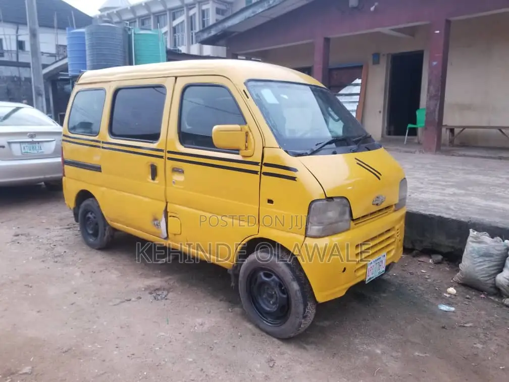 Suzuki Every 2022 Yellow