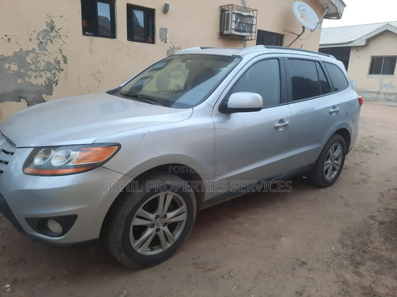 Hyundai Satellite 2011 Silver