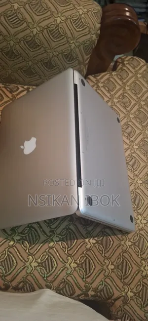 Laptop Apple MacBook 2012 4GB Intel Core i5 SSD 500GB