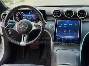 Mercedes-Benz C300 2024 White