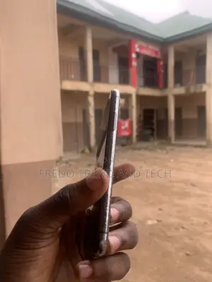 Apple iPhone X 64 GB Black
