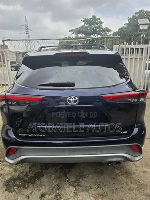 Toyota Highlander XSE 2021 Blue