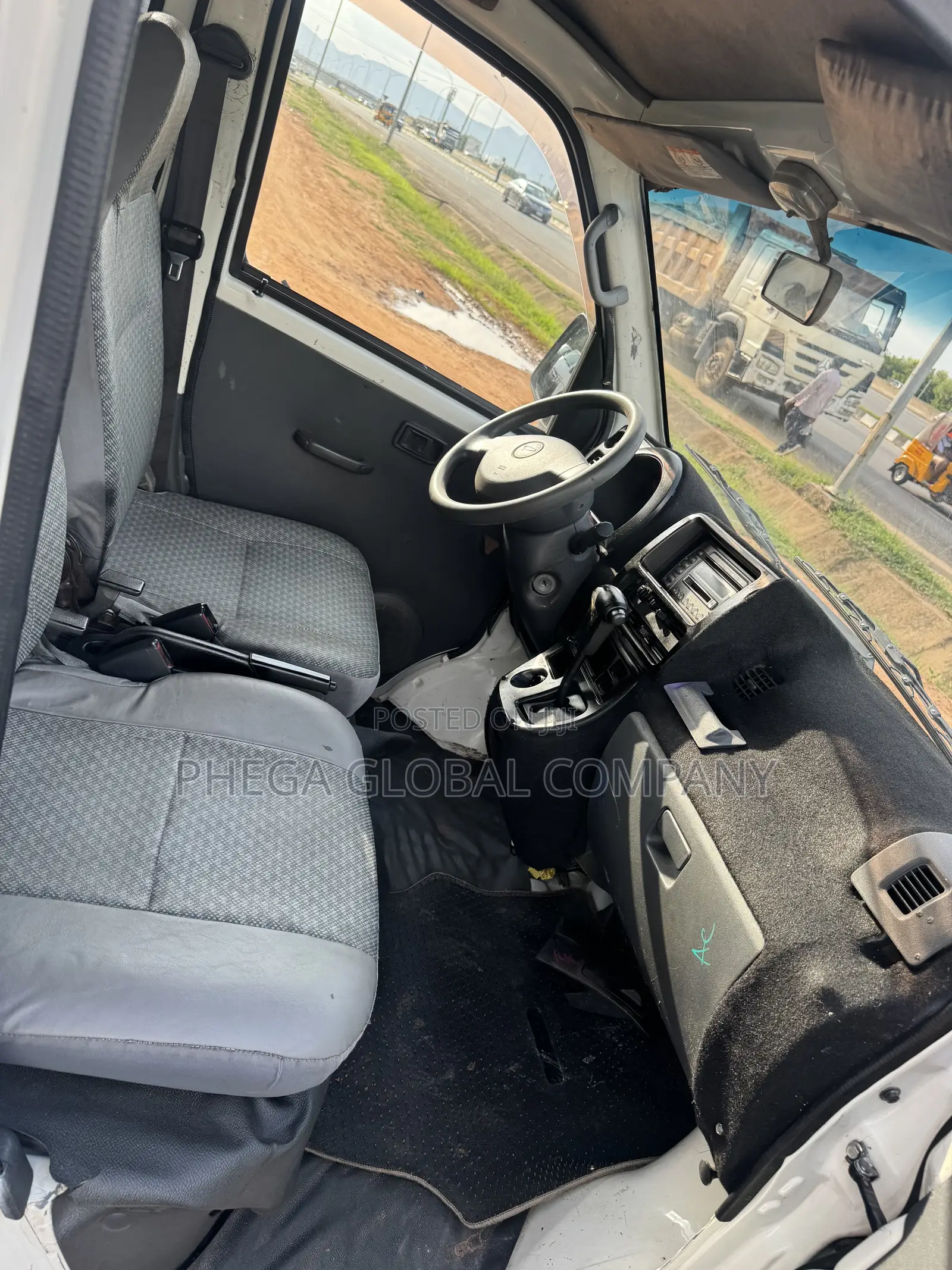 Daihatsu Hijet 2010 White
