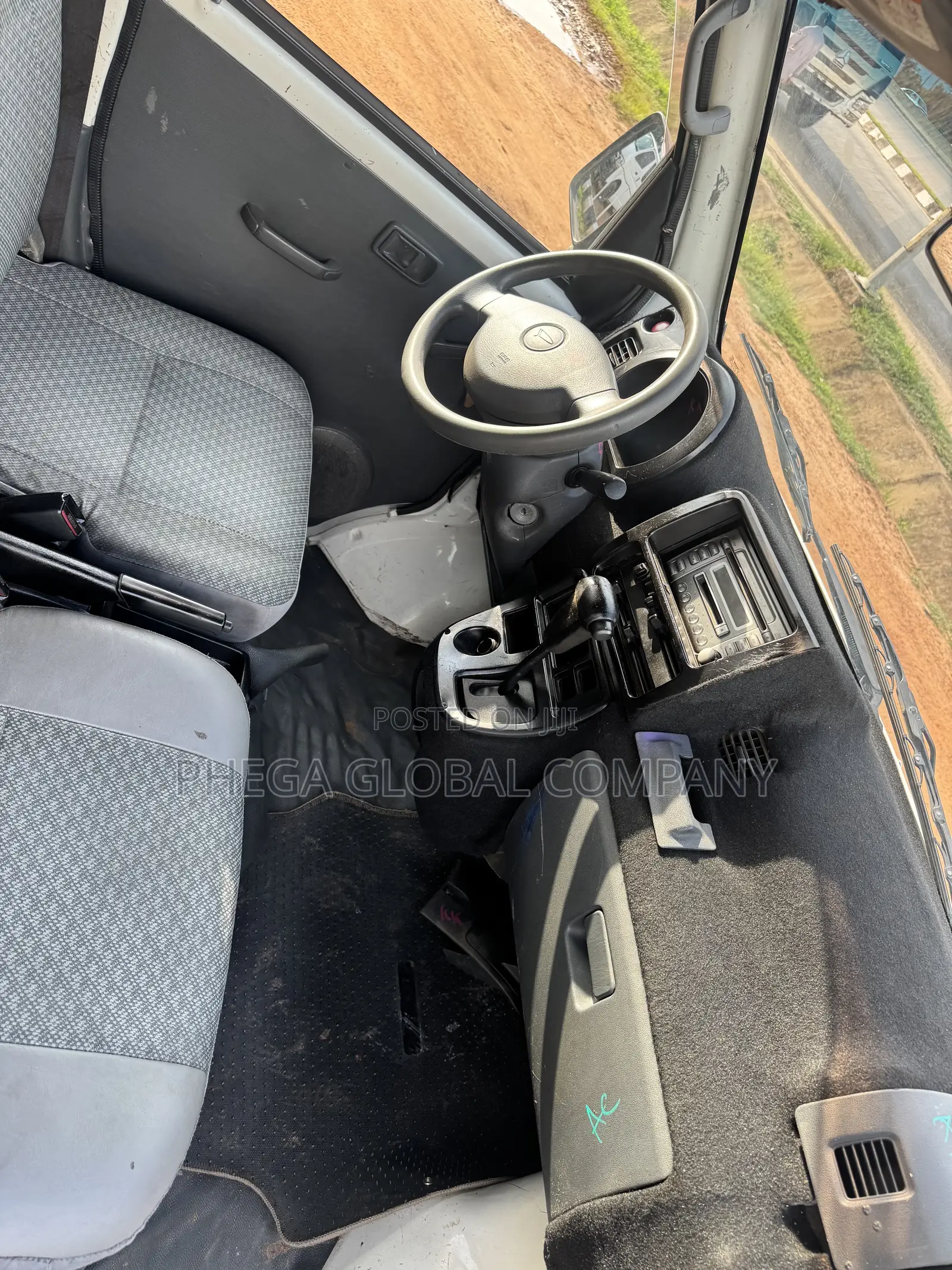 Daihatsu Hijet 2010 White
