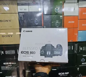 Canon EOS 80D With 18-135mm
